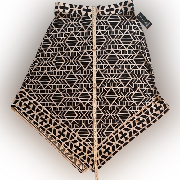 “Boho Escape” geometric print jersey hi-lo midi skirt w/contrast border-NWT - Picture 11 of 16